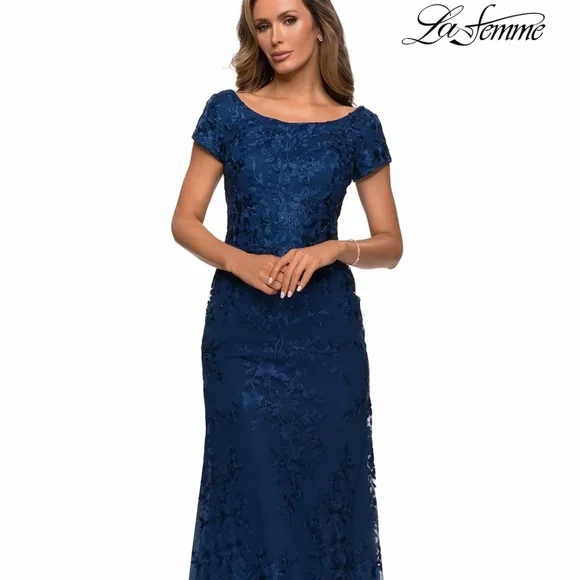 La Femme | Dresses | La Femme Lace Scoop Neck Sheath Dress 27842 Navy Sz 8  New | Poshmark